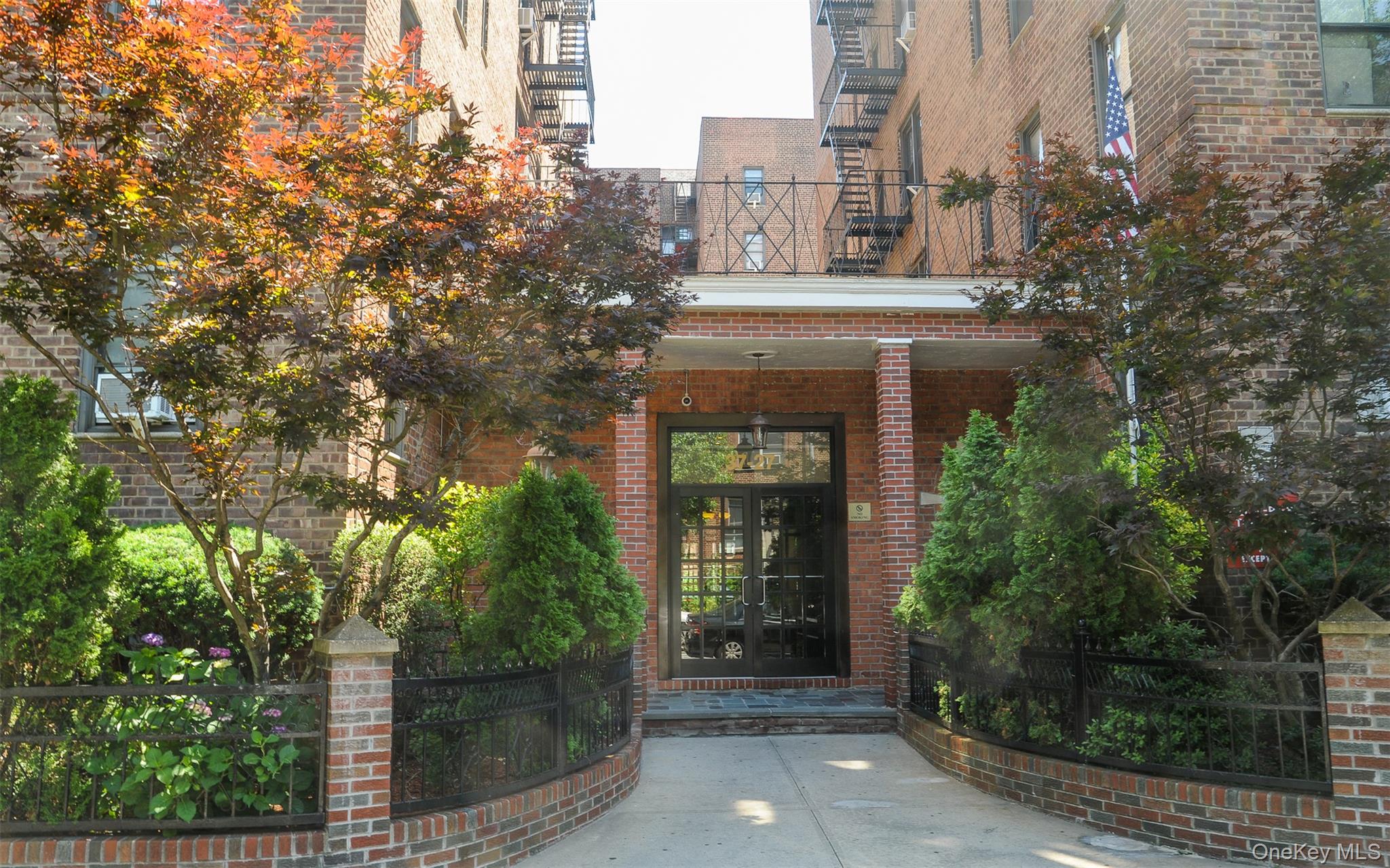 37-27 86th St, Flushing, NY 11372, USA property photo