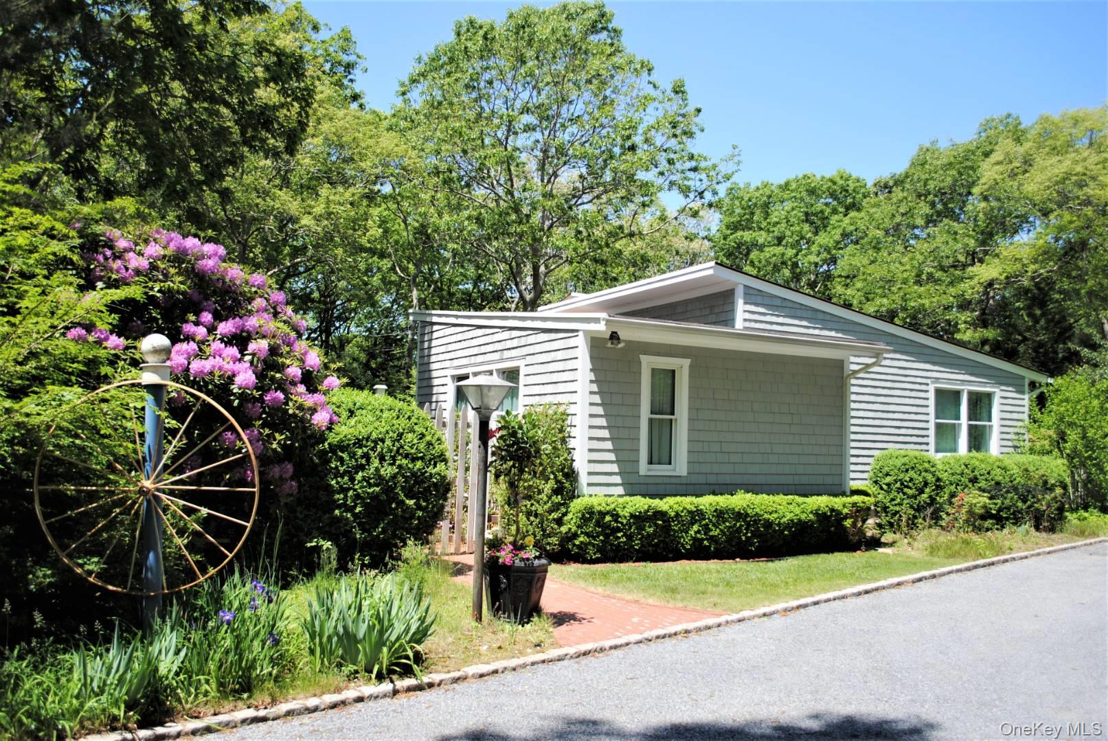 11 West Dr, East Hampton, NY 11937, USA property photo