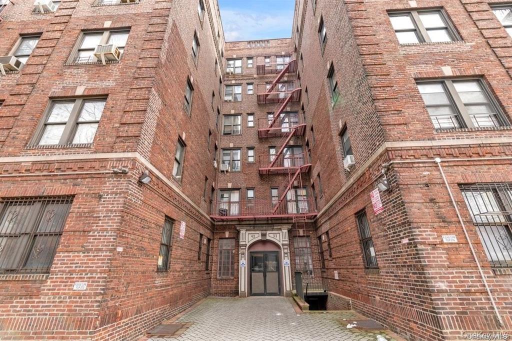 43-33 48th St APT 6D, Long Island City, NY 11104, USA property photo