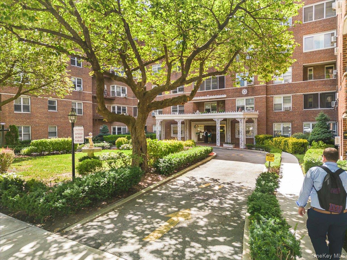 67-66 108th St, Forest Hills, NY 11375, USA property photo