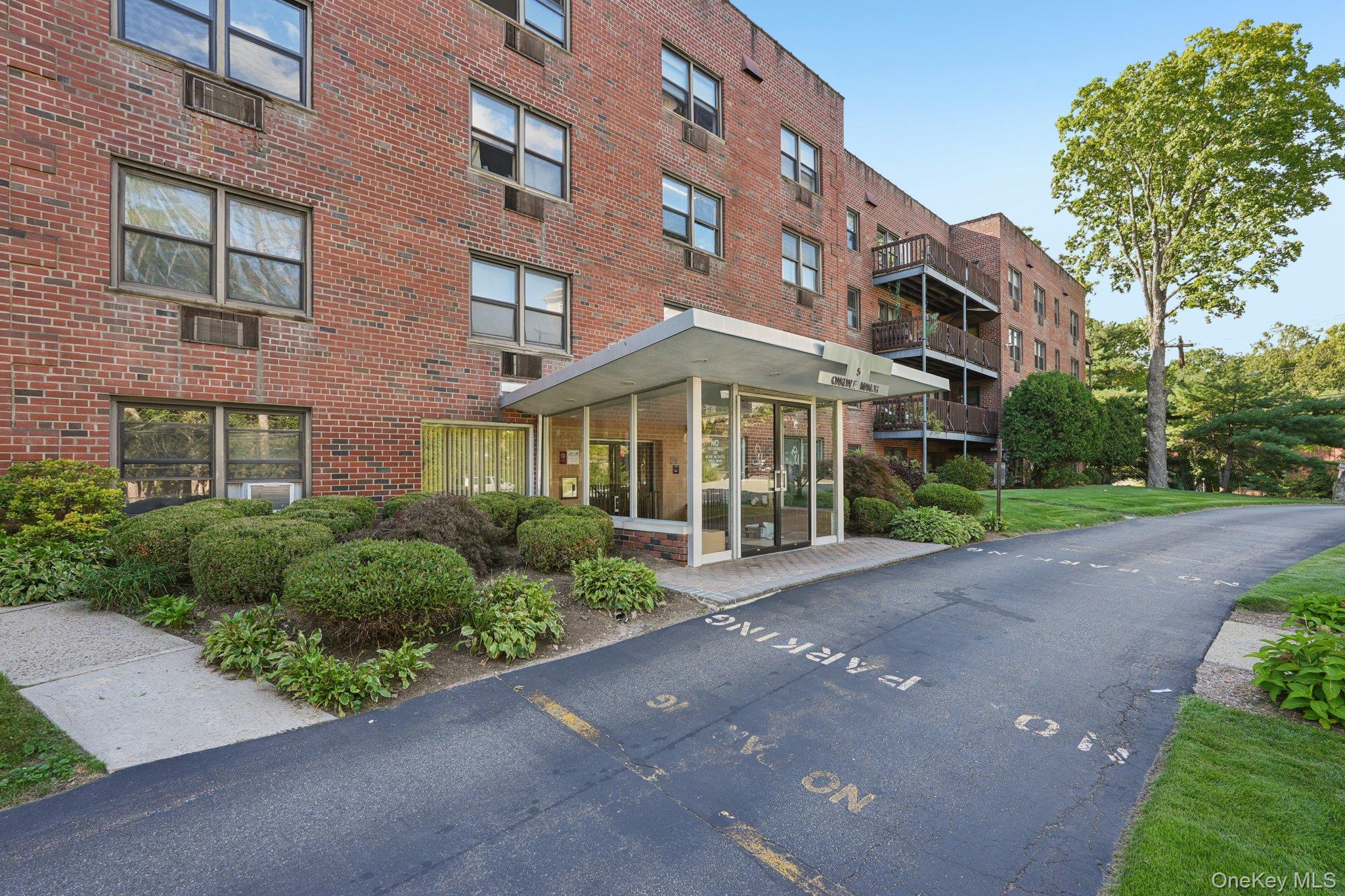 5 Oakdale Manor Unit L17 Suffern, NY 10901 property photo