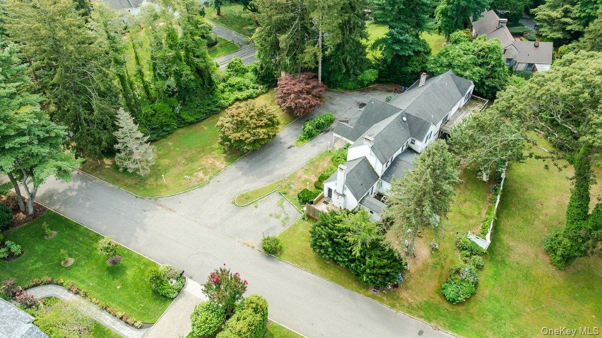 221 Huntington Bay Rd, Halesite, NY 11743, USA property photo
