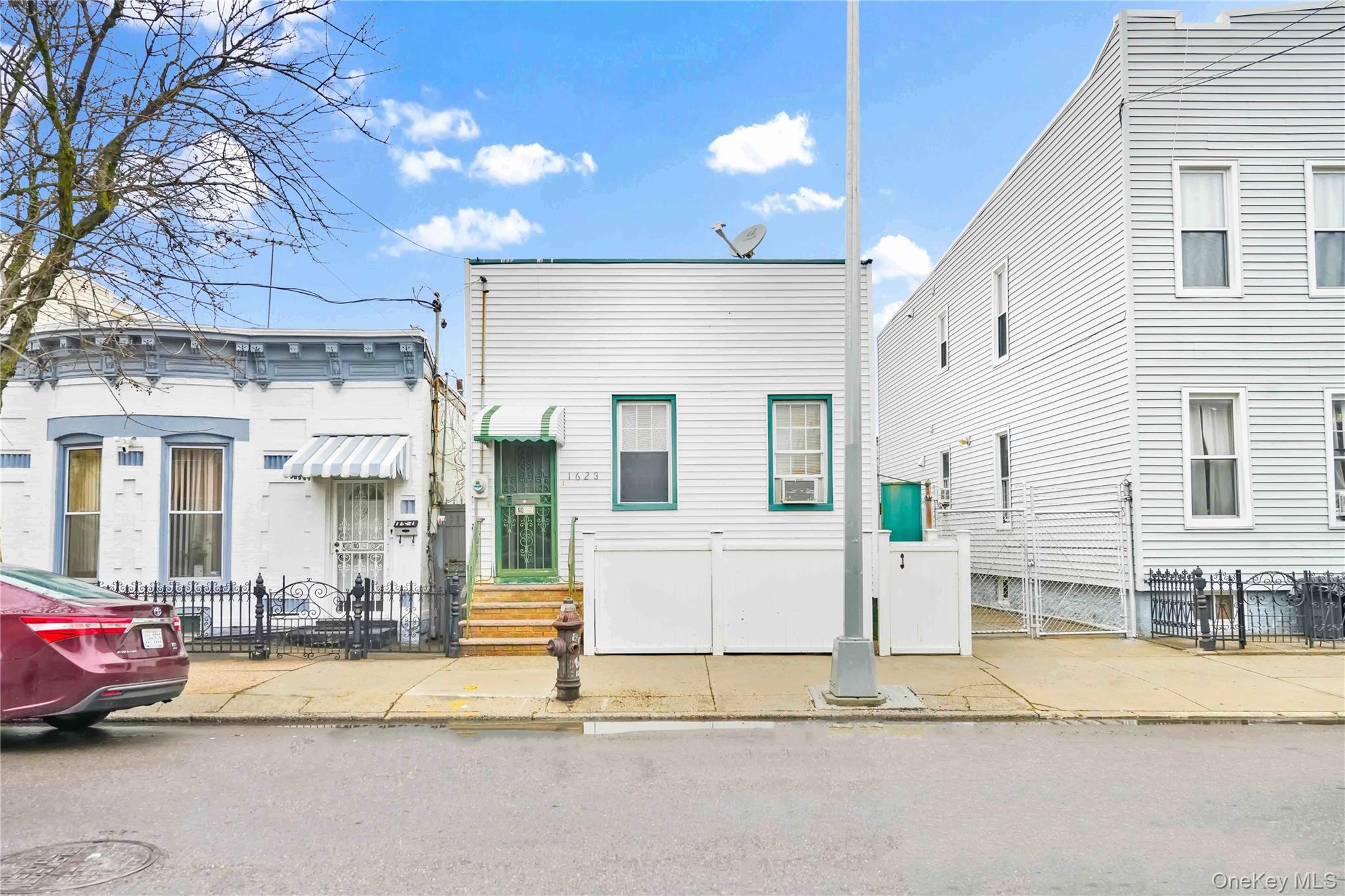 16-23 George St, Flushing, NY 11385, USA property photo