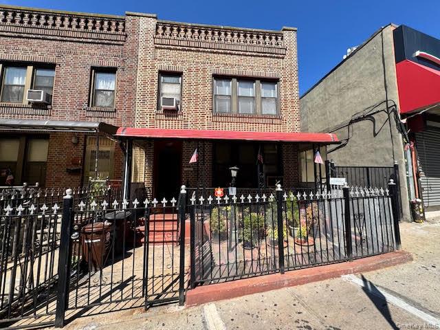 633 Lydig Ave, Bronx, NY 10462, USA property photo