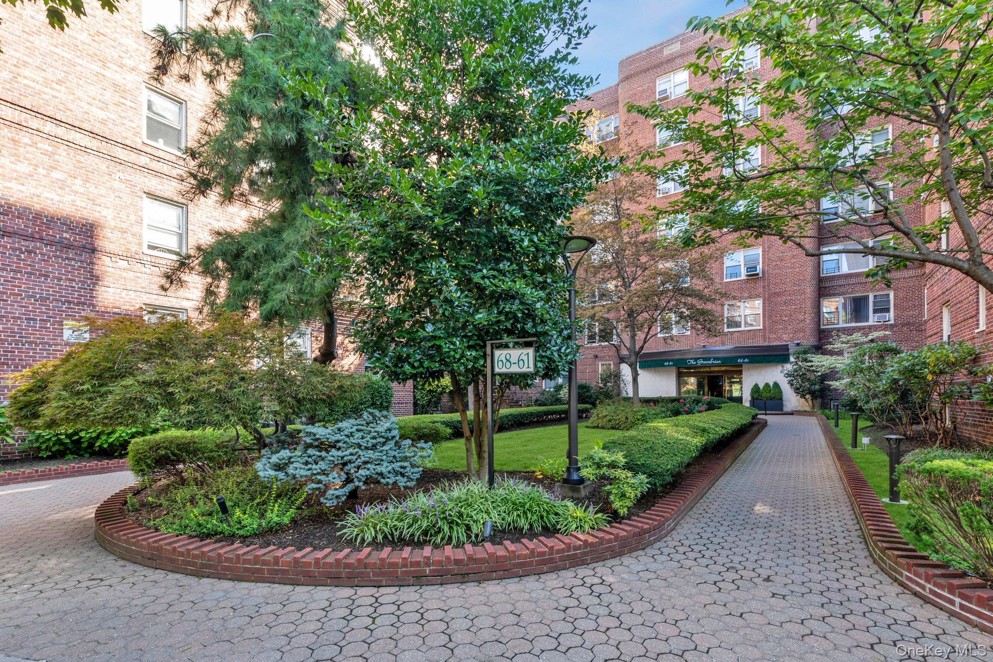 68-61 Yellowstone Blvd, Forest Hills, NY 11375, USA property photo