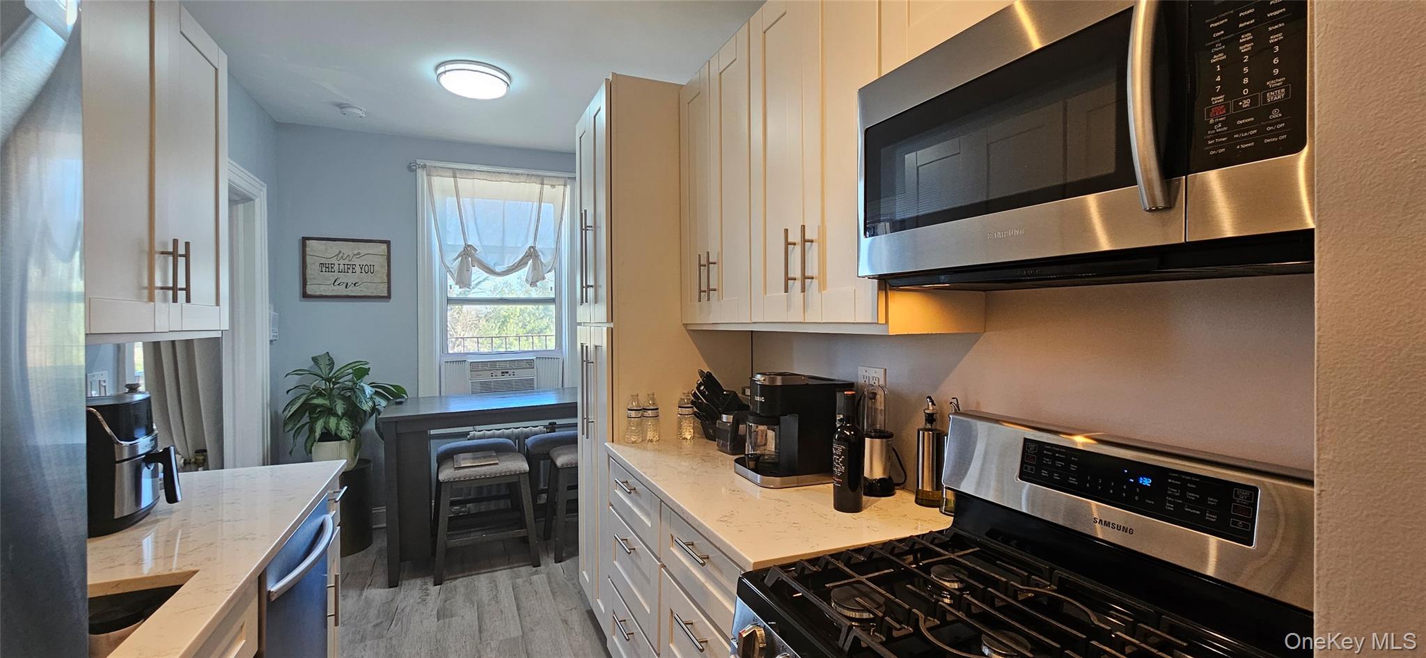 445 Gramatan Ave, Mt Vernon, NY 10552, USA property photo