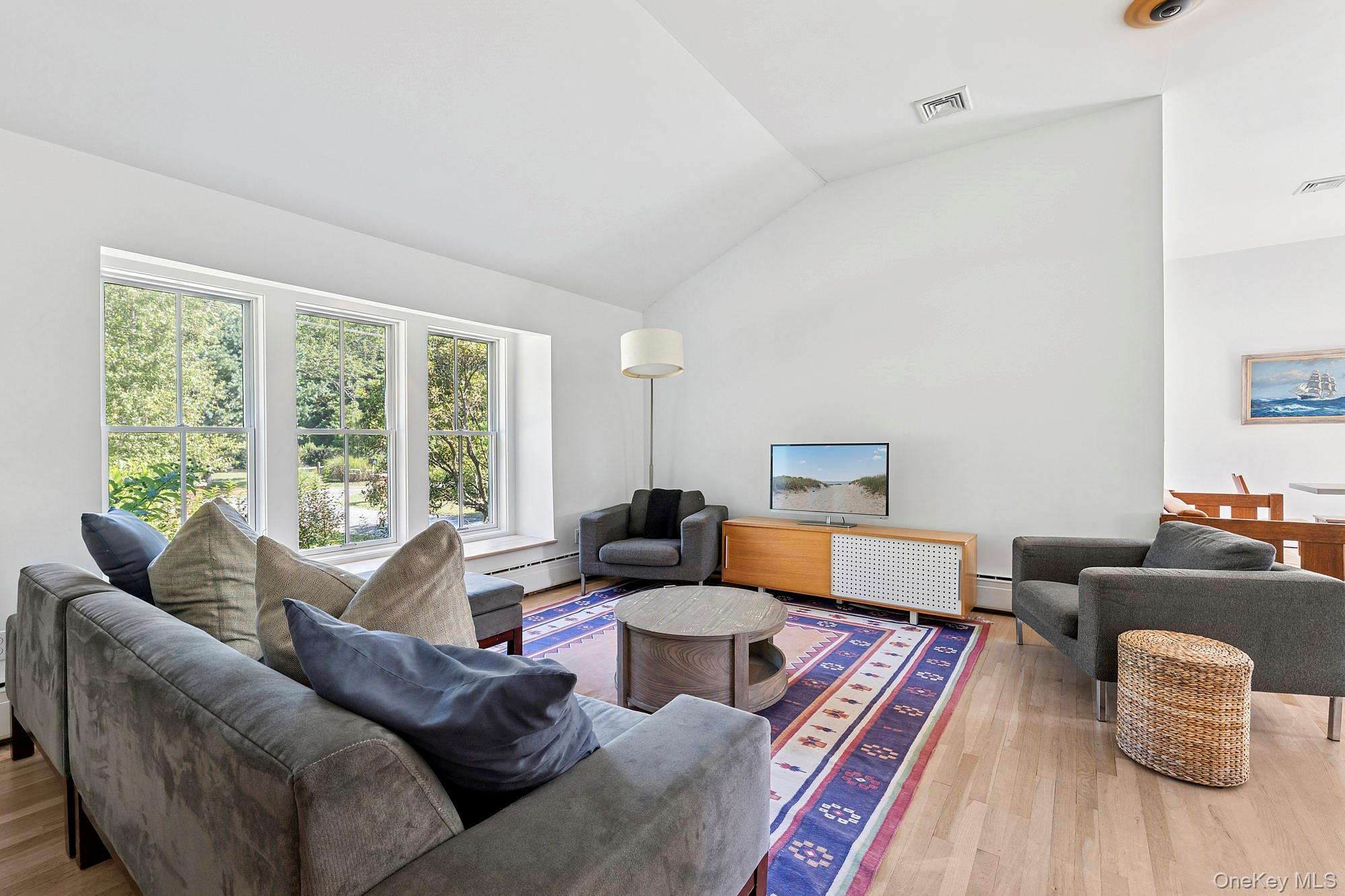 35 Bayberry Ln, Sag Harbor, NY 11963, USA property photo