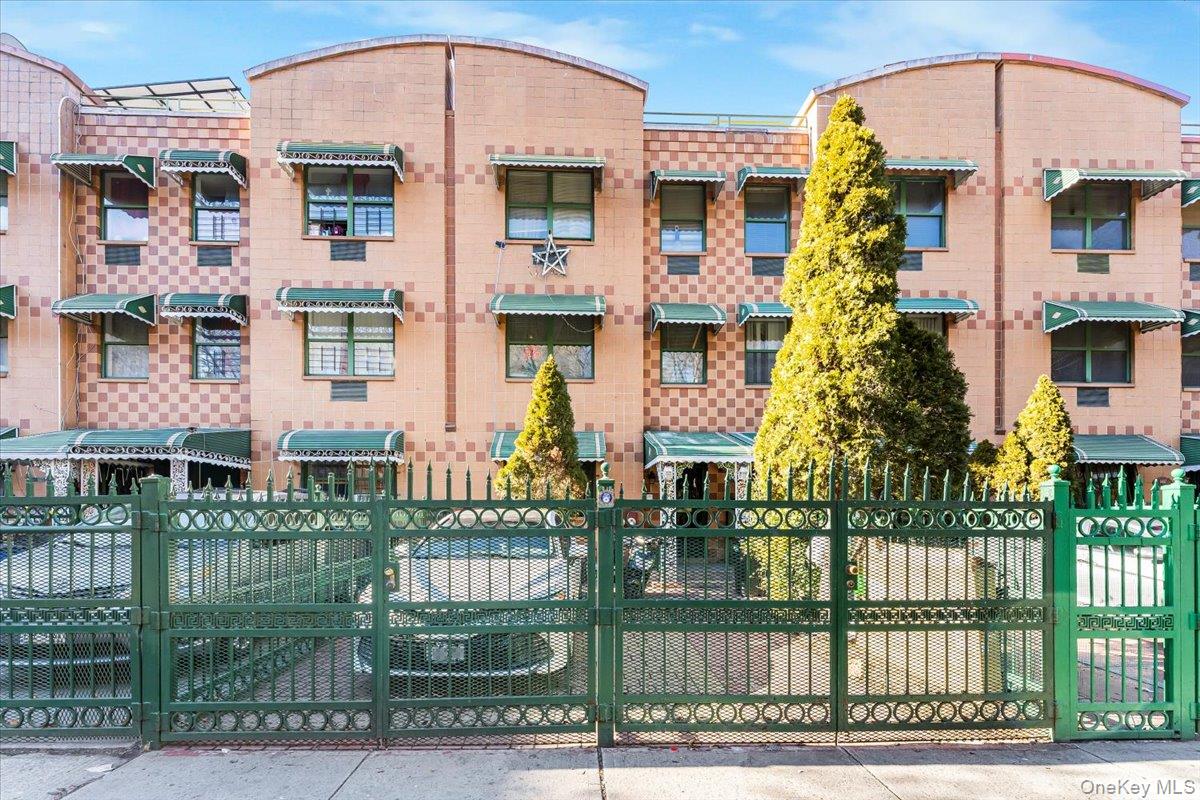 1475 Crotona Pl, Bronx, NY 10456, USA property photo