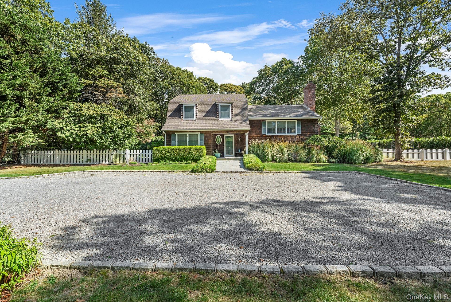 44 Midhampton Ave, Quogue, NY 11959, USA property photo