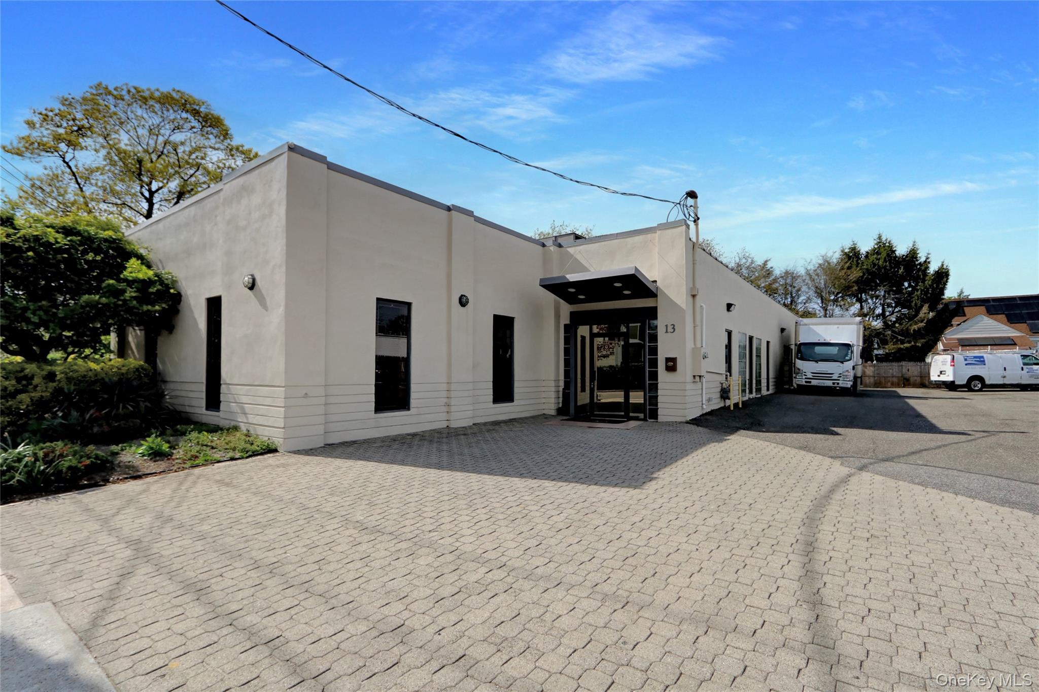 13 Hendrickson Ave, Lynbrook, NY 11563, USA property photo