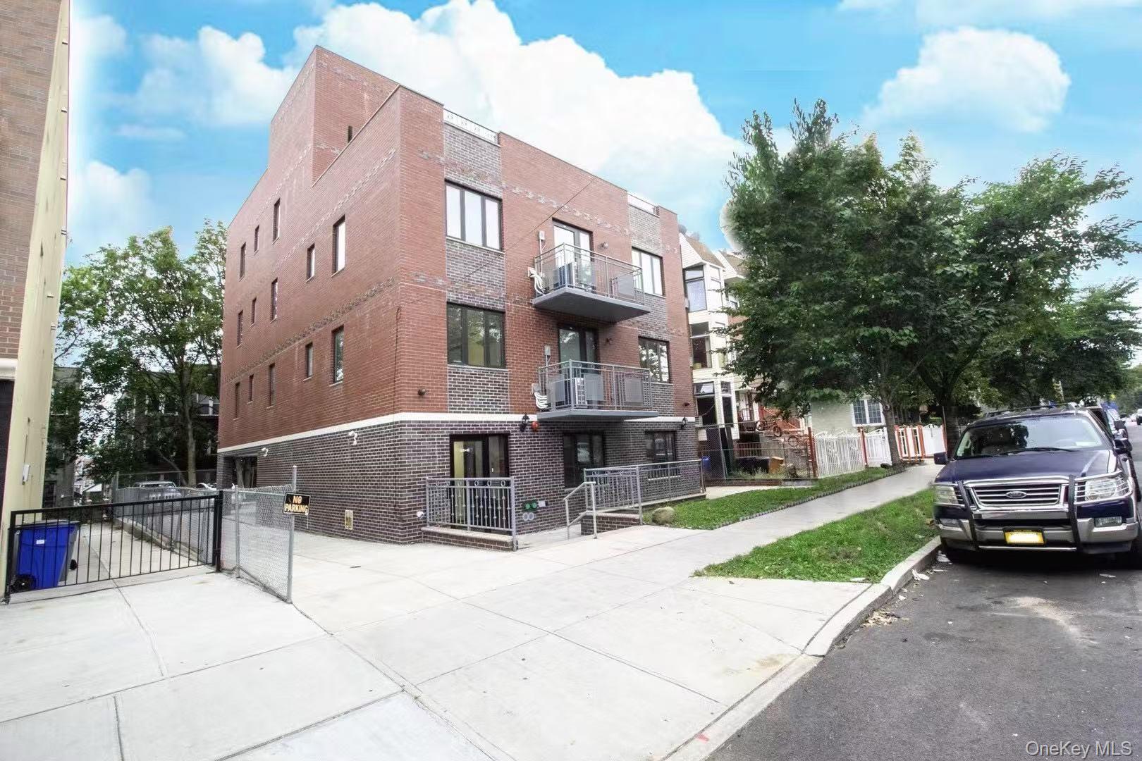 108-38 41st Ave, Flushing, NY 11368, USA property photo