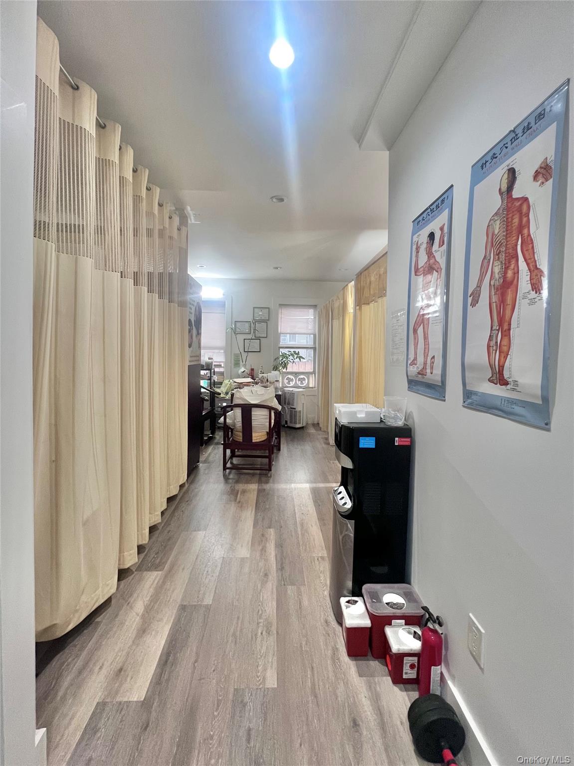 81-36 Baxter Ave, Elmhurst, NY 11373, USA property photo