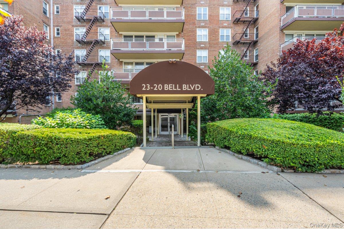 23rd St, Queens, NY, USA property photo