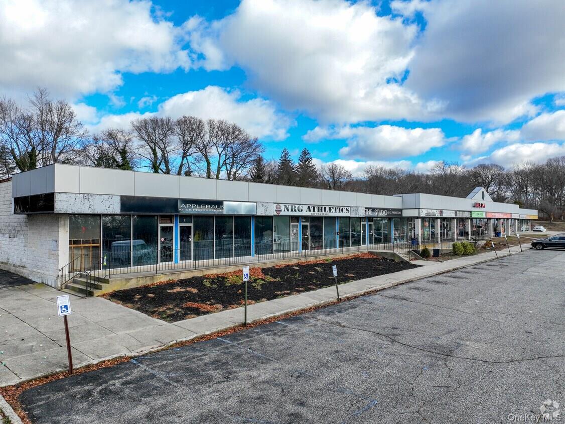 Lake Ronkonkoma, NY 11779, USA property photo