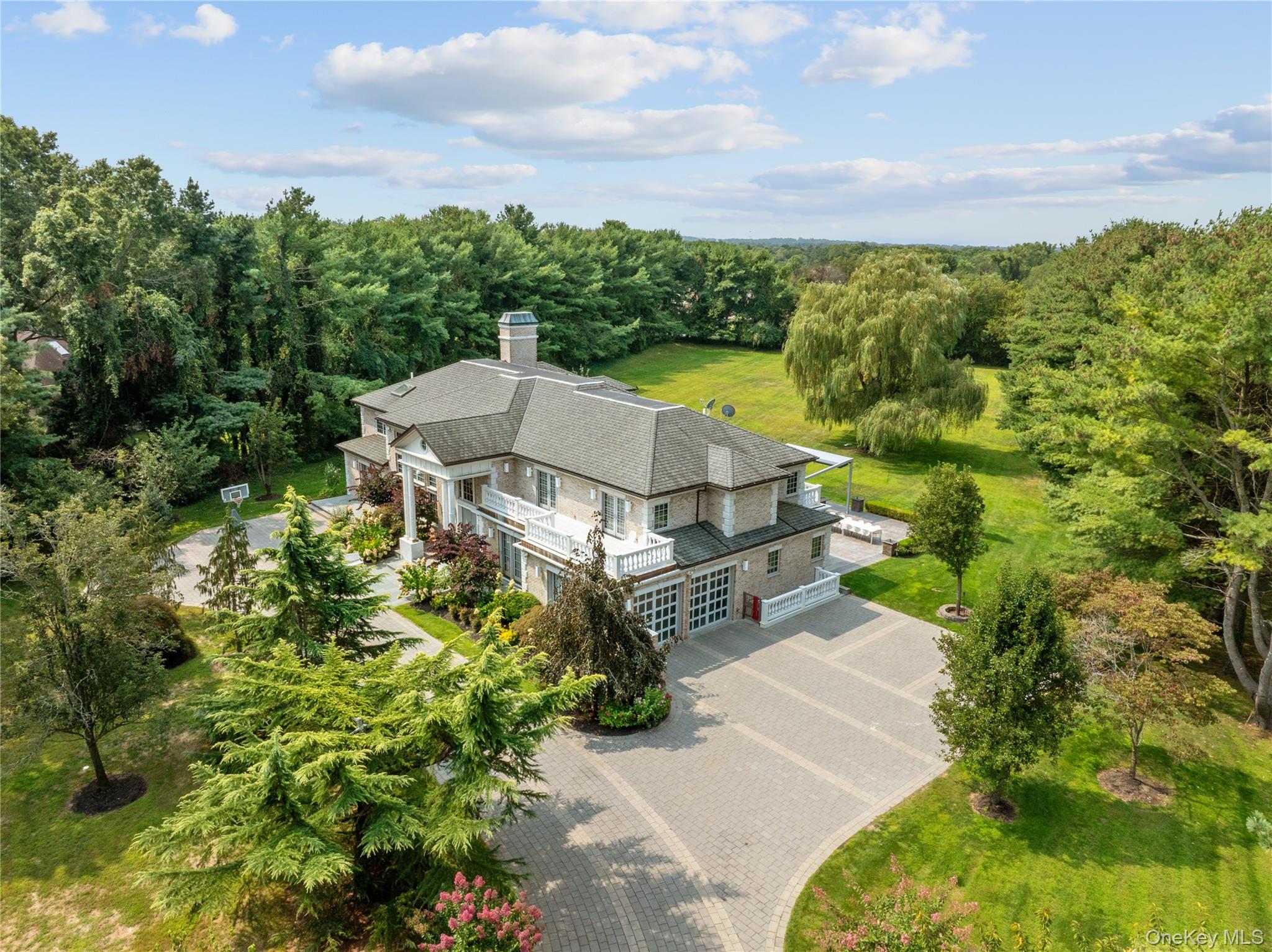 5 Farmwoods Ln, Glen Head, NY 11545, USA property photo