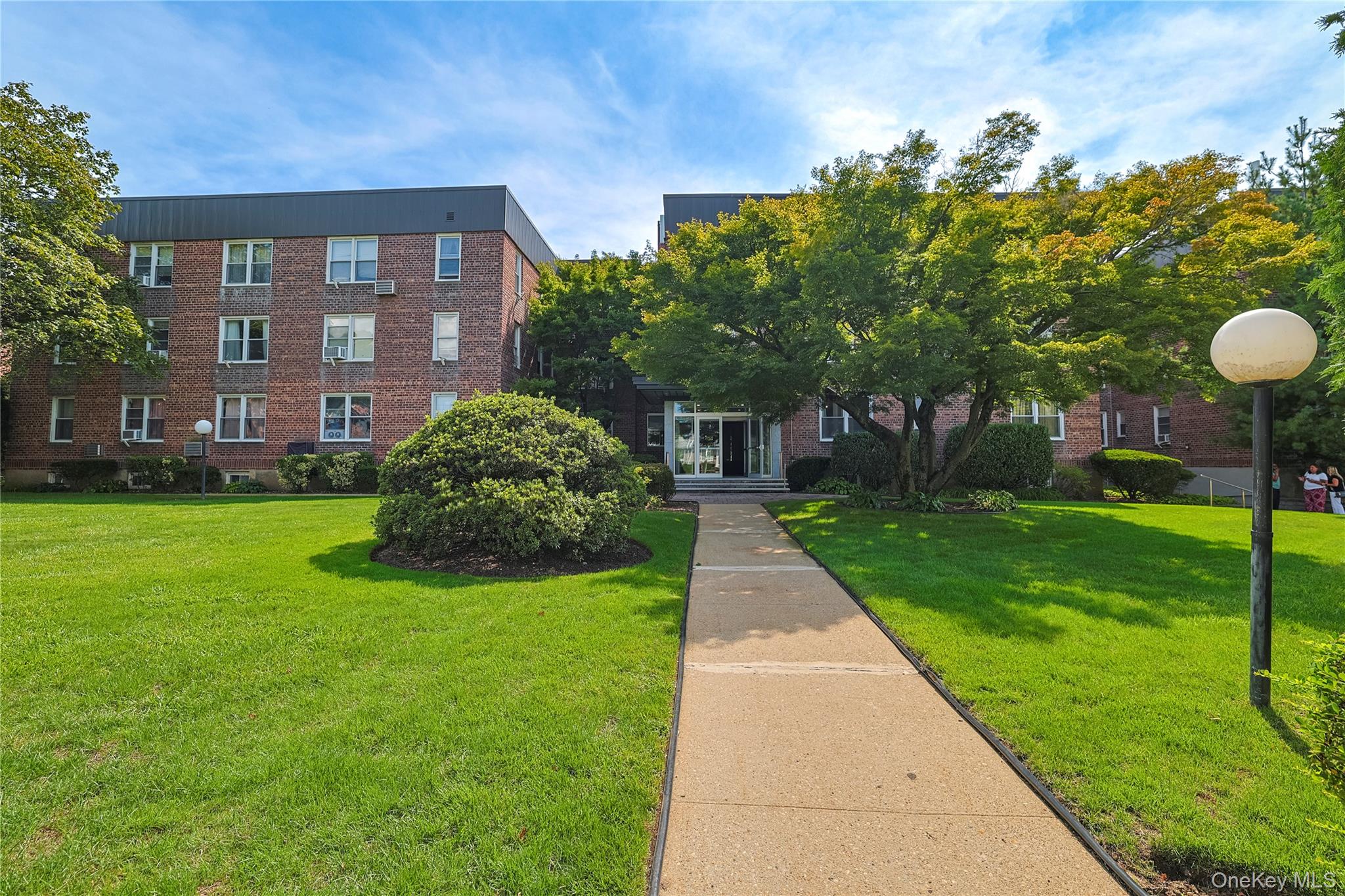 530 Dubois Ave, Valley Stream, NY 11581, USA property photo