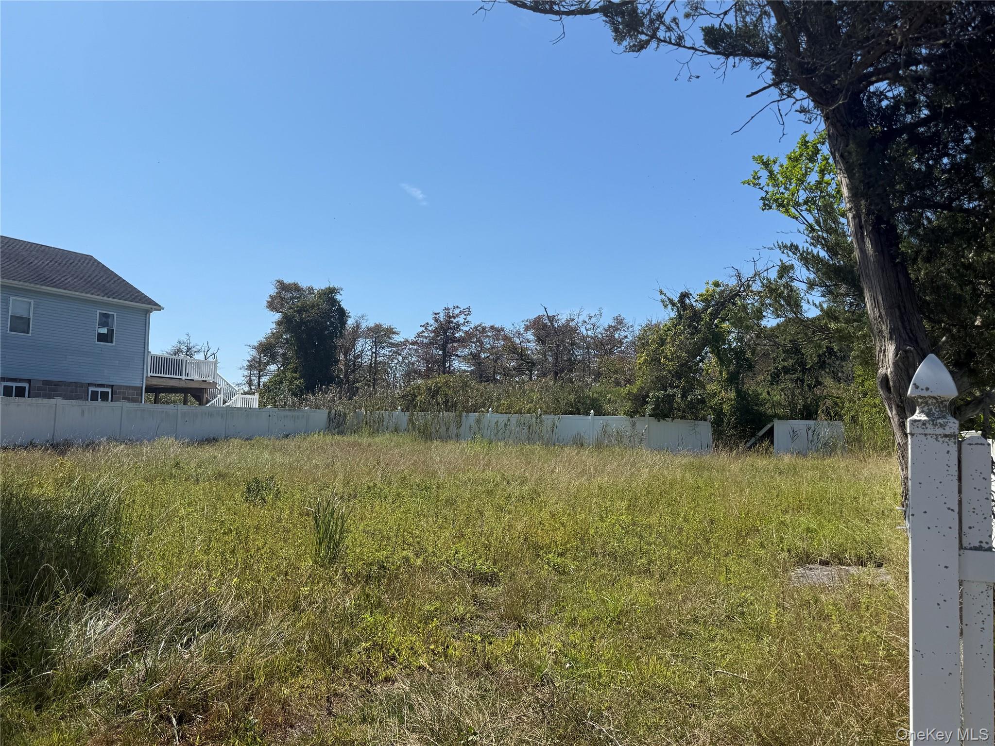 62 Laurelton Dr, Mastic Beach, NY 11951, USA property photo