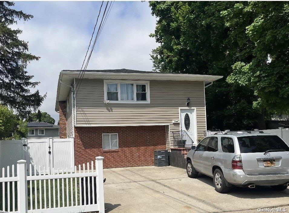 263 Siegel St, Westbury, NY 11590, USA property photo