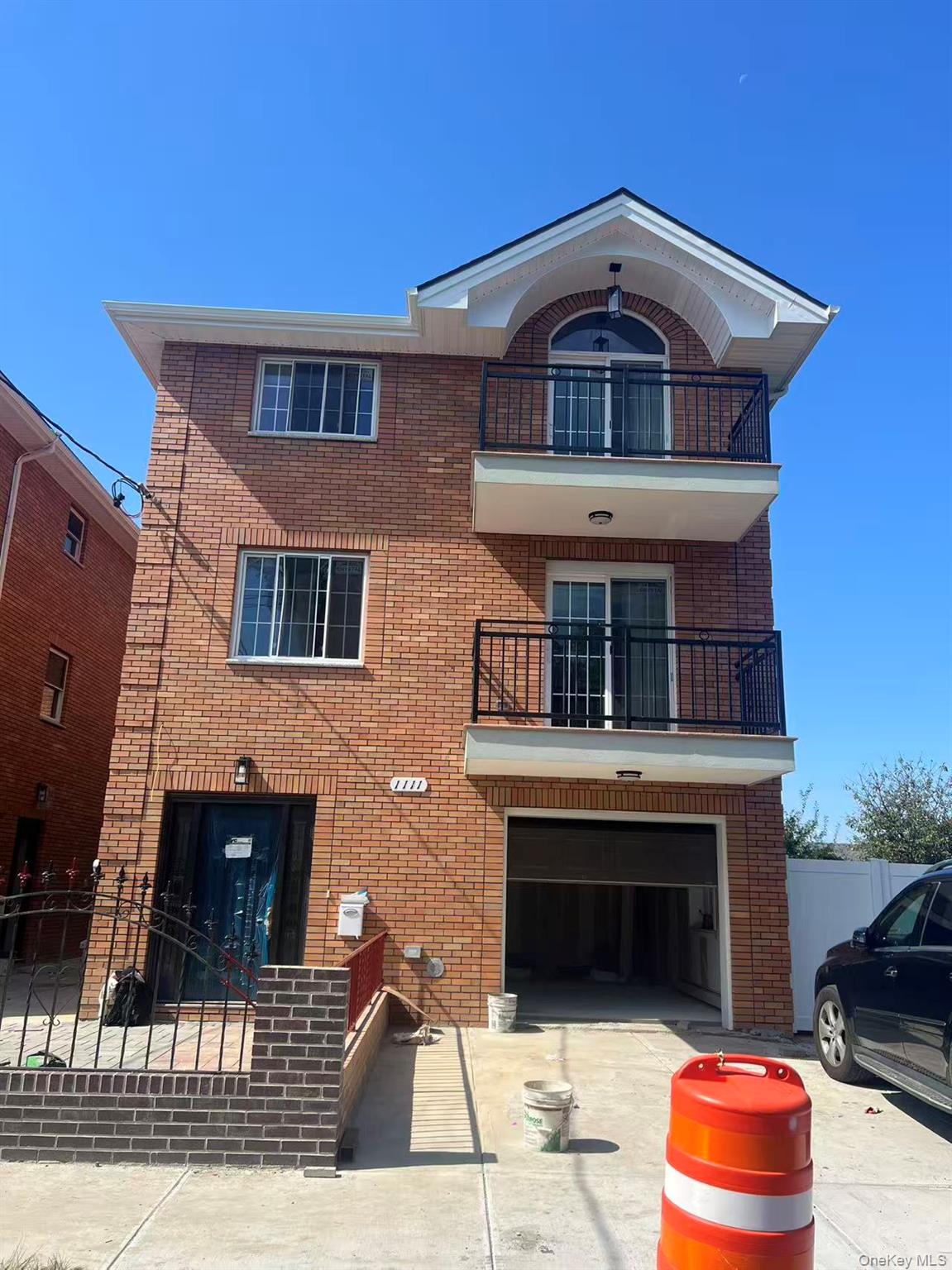 1111 Clarence Ave, Bronx, NY 10465, USA property photo