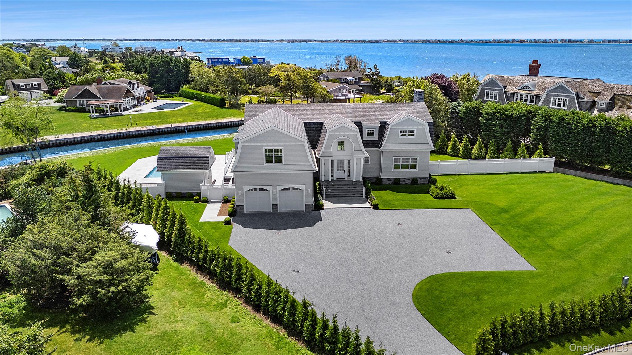 44 Club Dr, Southampton, NY 11968, USA property photo