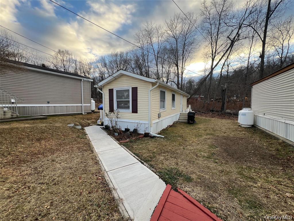 2 Mazies Ln, New Windsor, NY 12553, USA property photo