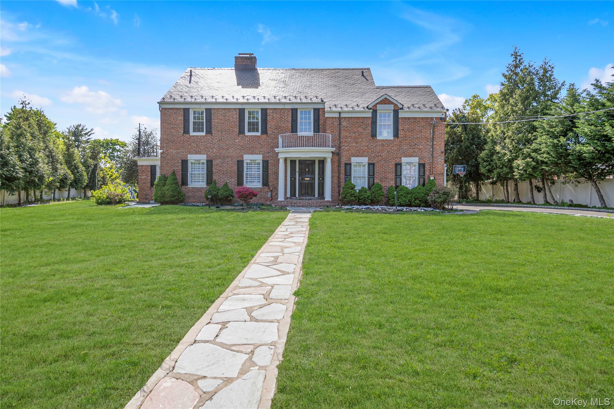 13 Arbor Pl, Glen Cove, NY 11542, USA property photo