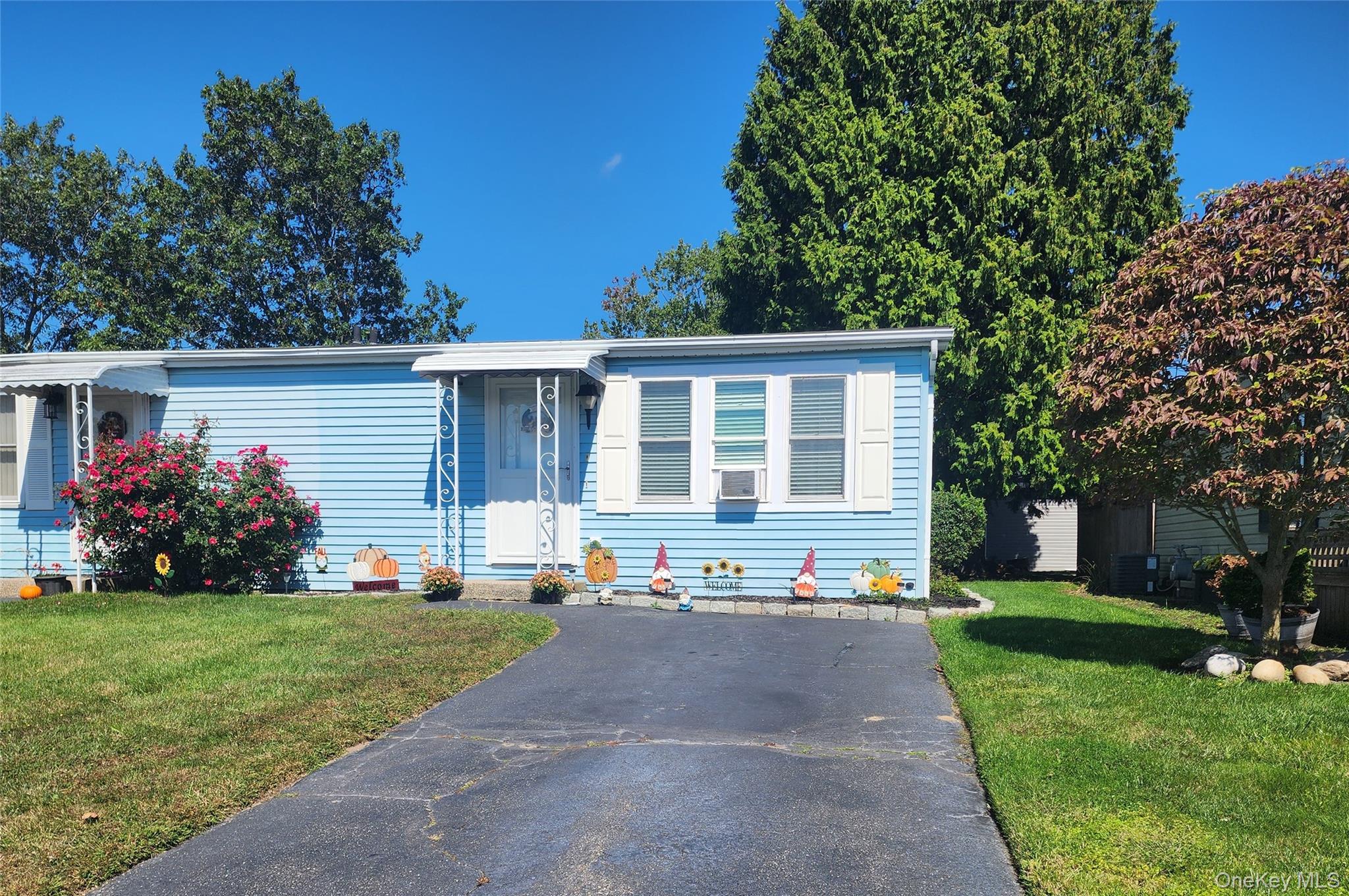38B Village Circle S Manorville, NY 11949 property photo