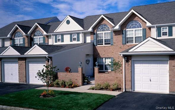 144 Horizon View Dr, Farmingville, NY 11738, USA property photo