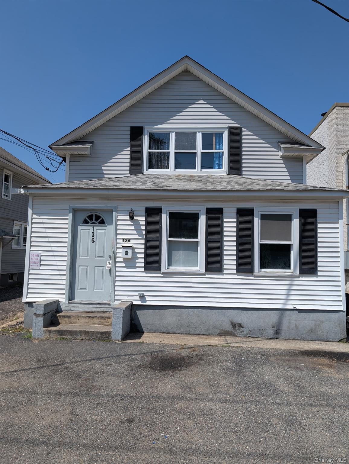 136 Duffy Ave, Hicksville, NY 11801, USA property photo