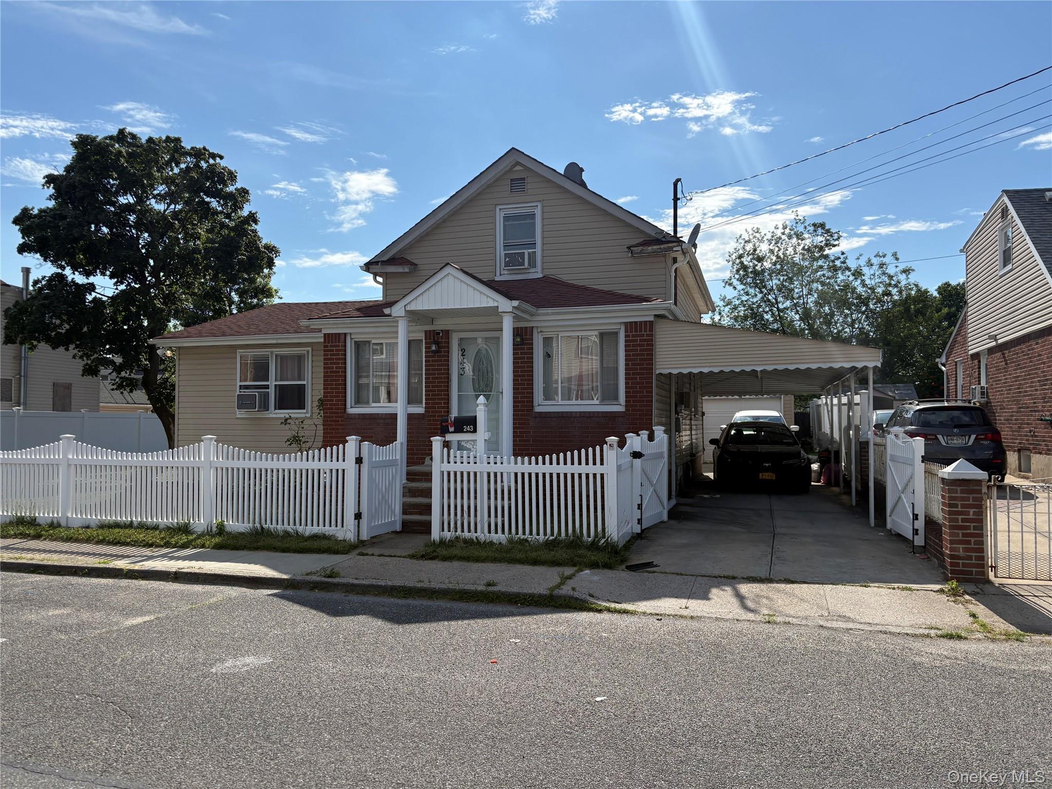243 Biltmore Ave, Elmont, NY 11003, USA property photo