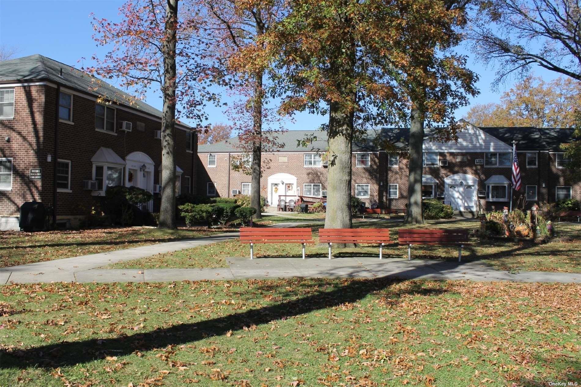 252-51 63rd Ave, Little Neck, NY 11362, USA property photo