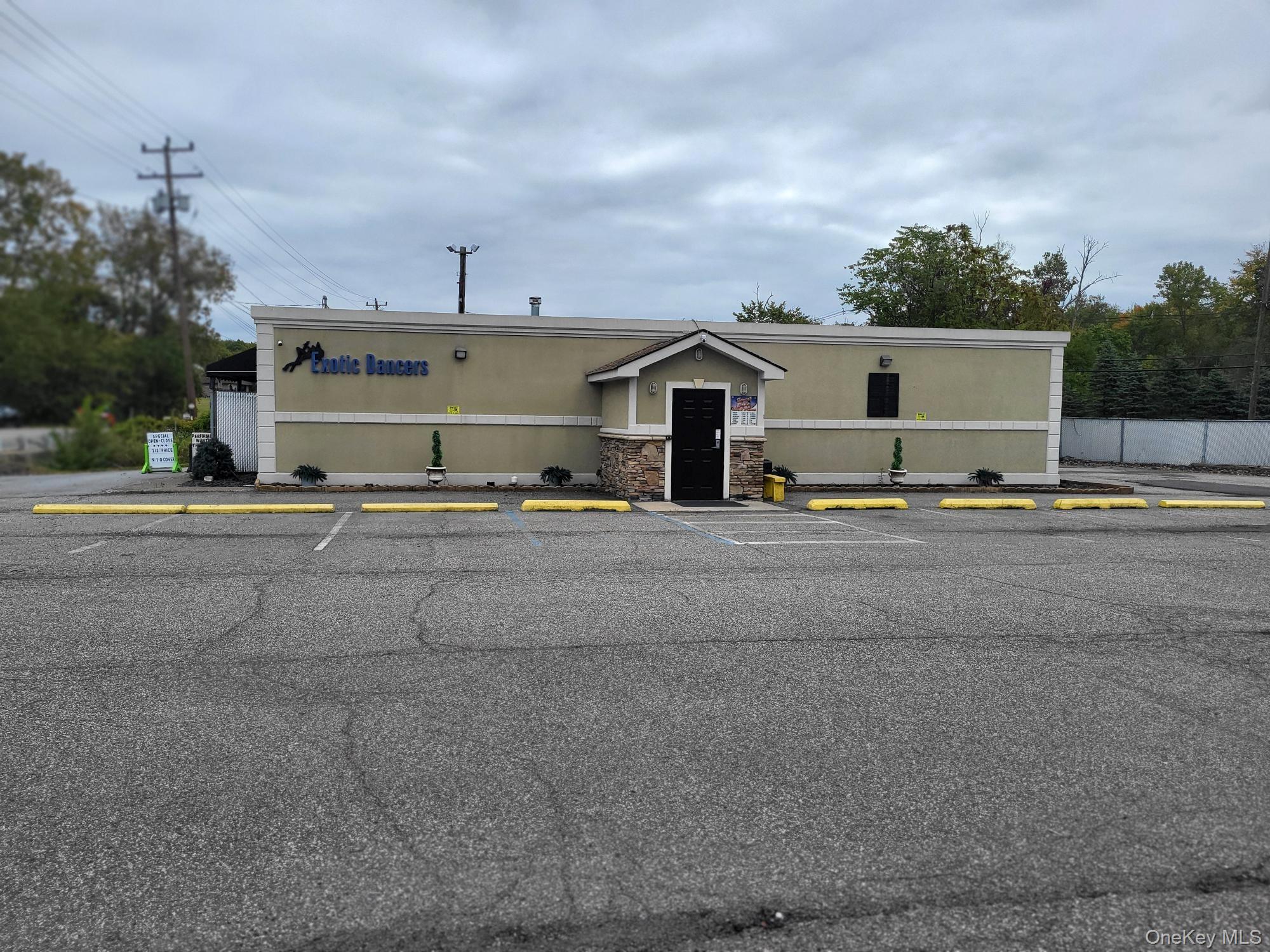 929 Little Britain Rd, New Windsor, NY 12553, USA property photo