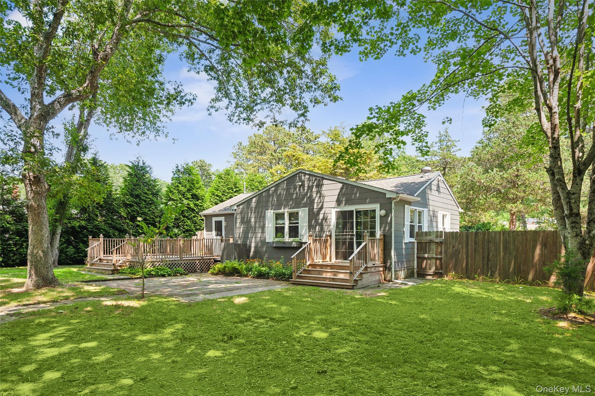 4 E End Avenue East Quogue, NY 11942 property photo