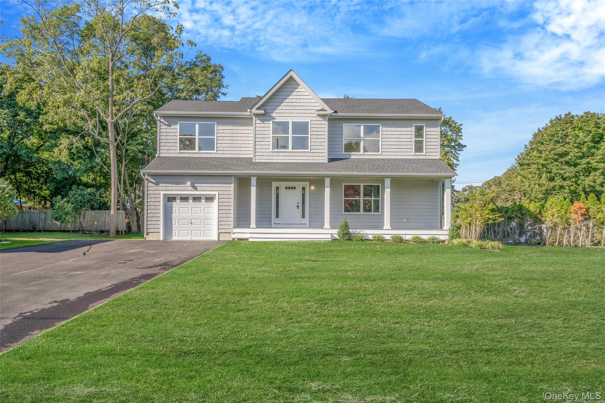 817 Pond View Rd, Riverhead, NY 11901, USA property photo