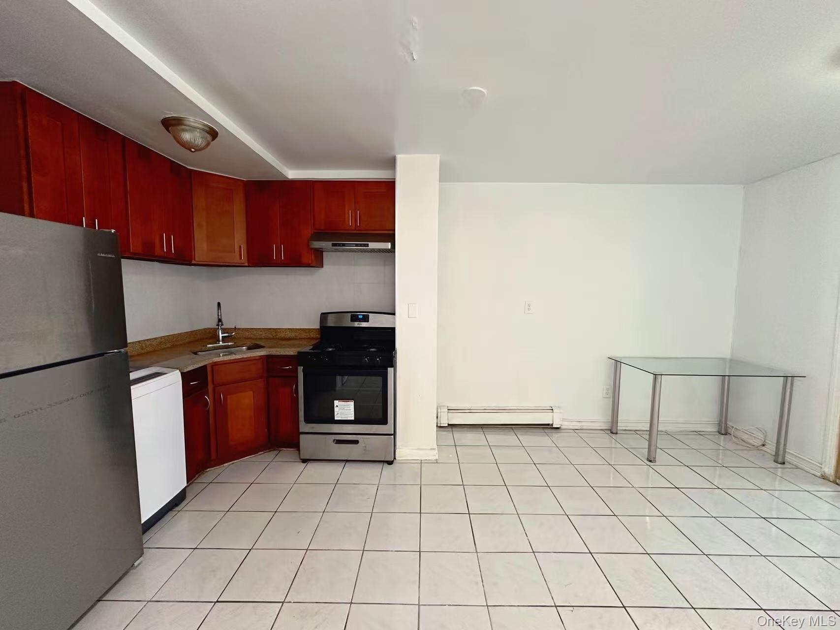 43-04 158th St l4, Flushing, NY 11358, USA property photo