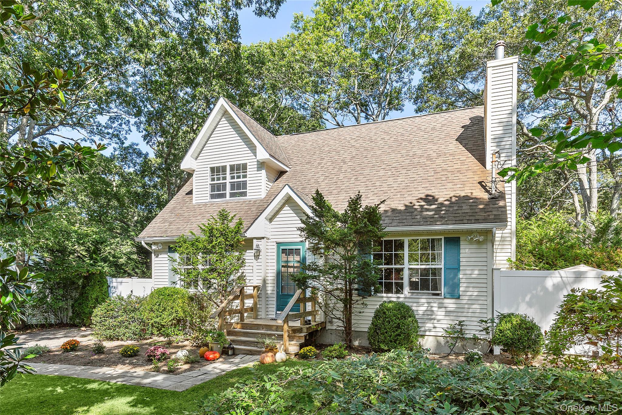 32 Atlantic Ave, Hampton Bays, NY 11946, USA property photo