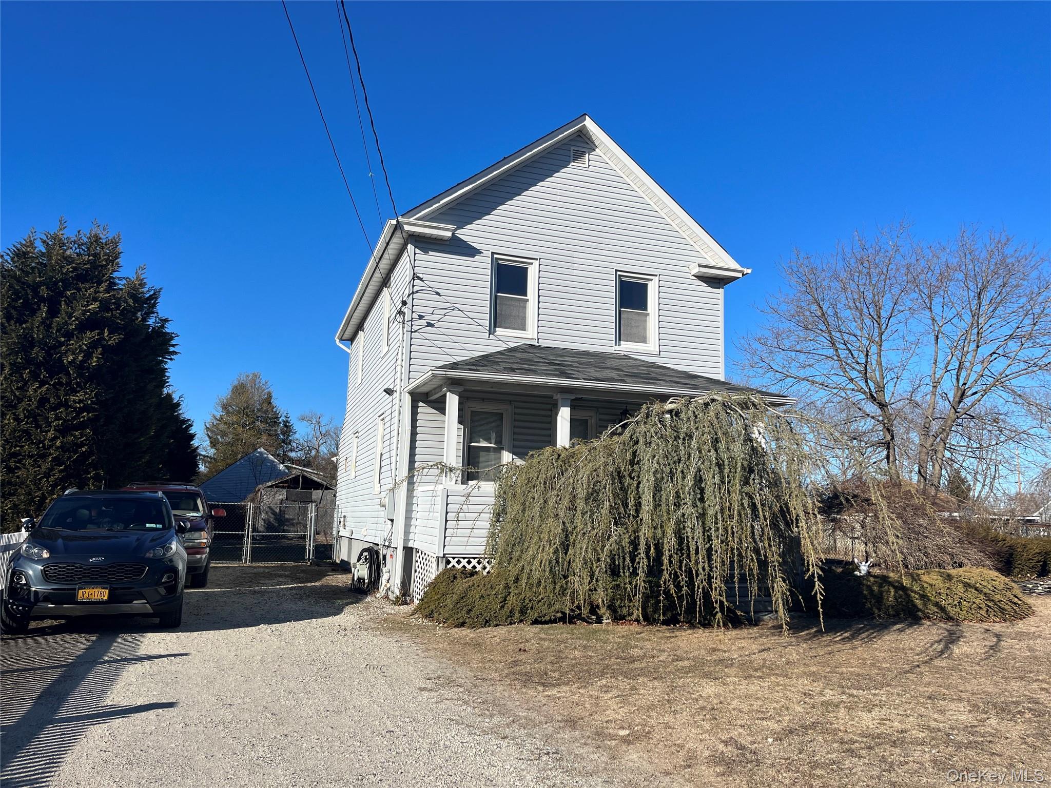995 Church St, Bohemia, NY 11716, USA property photo
