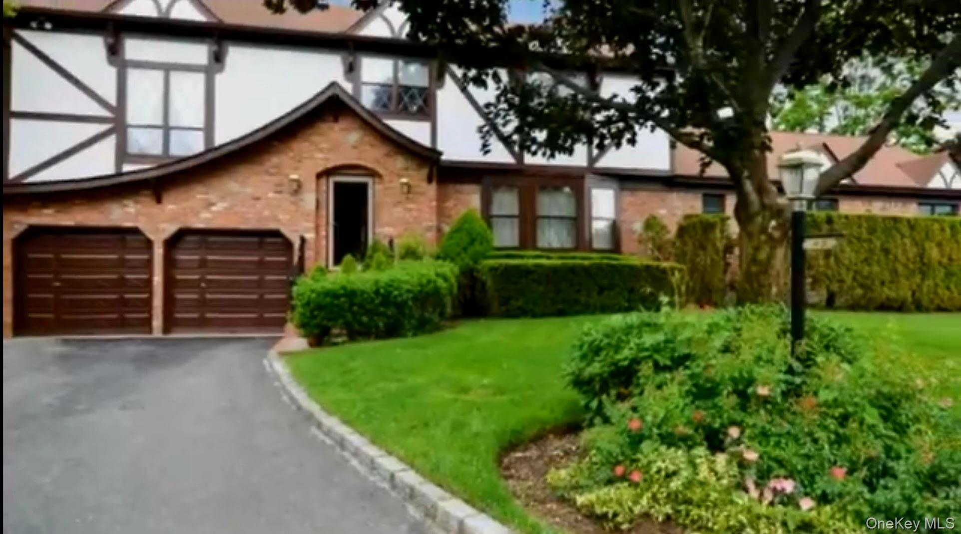 45 Pelican Ct, Syosset, NY 11791, USA property photo