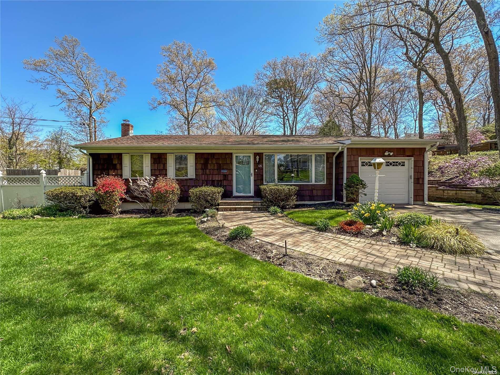 126 Overhill Rd, Wading River, NY 11792, USA property photo