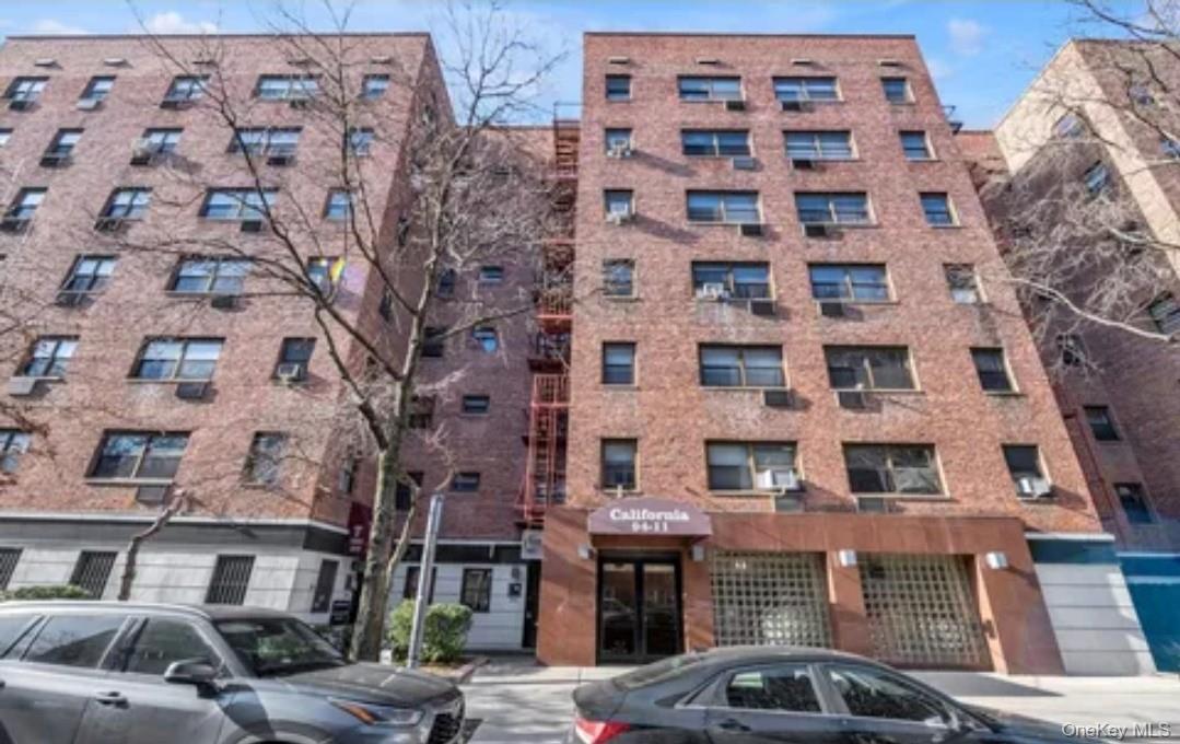 Rego Park Gardens, California Building, 94-11 60th Ave, Elmhurst, NY 11373, USA property photo