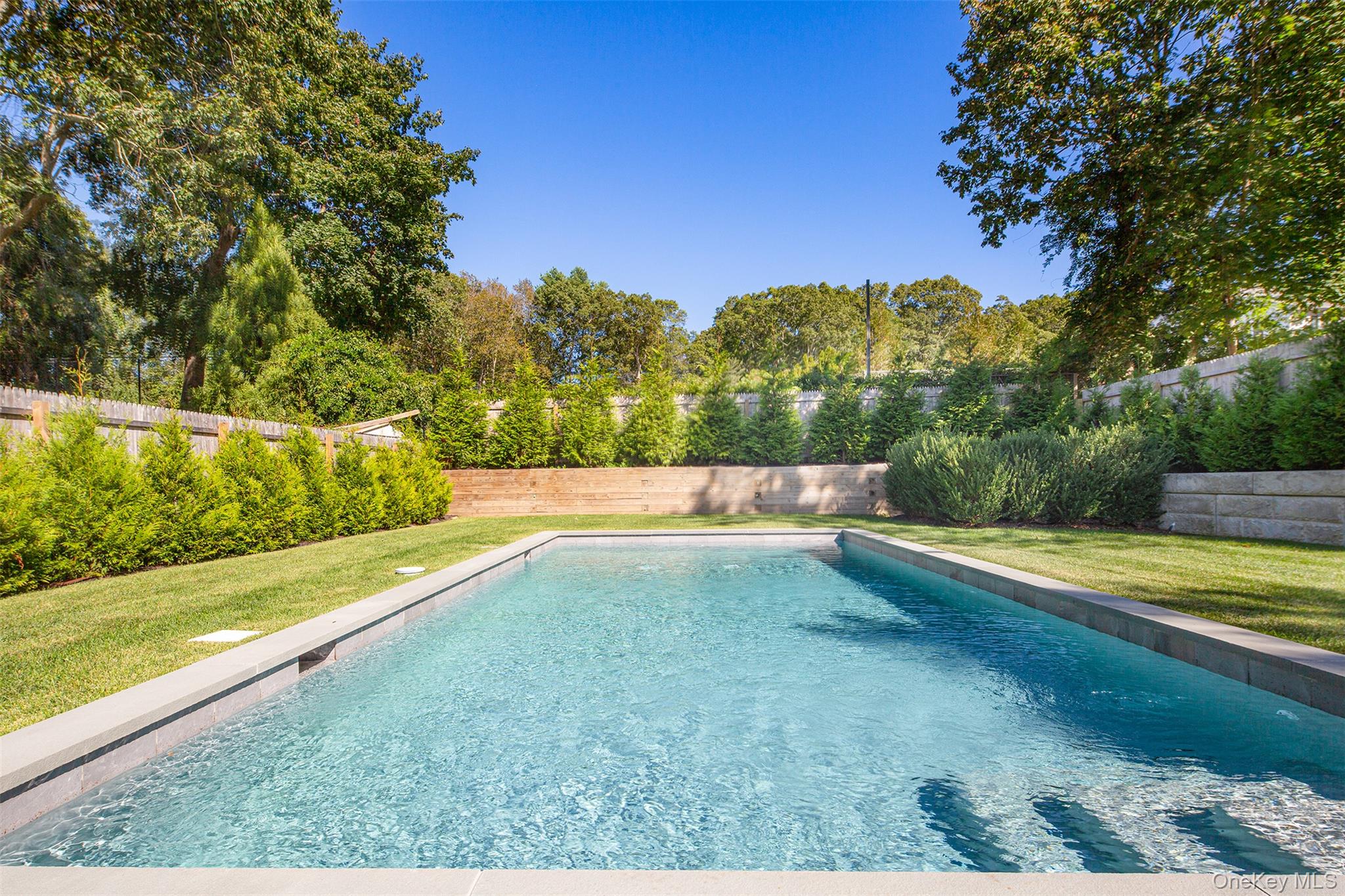 195 Little Fresh Pond Rd, Southampton, NY 11968, USA property photo