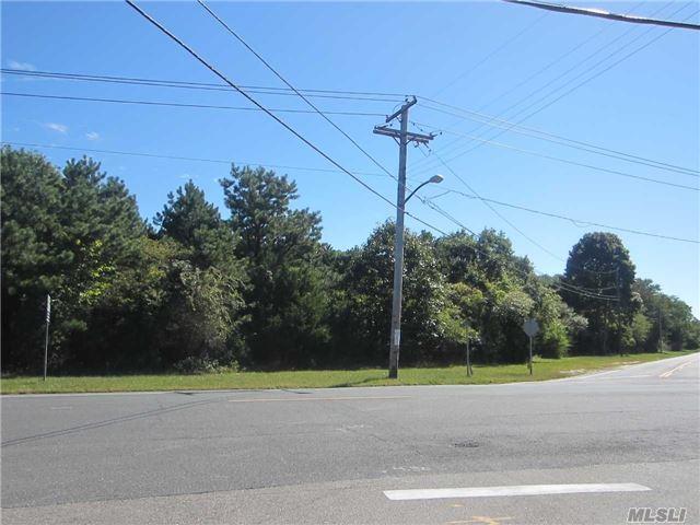 83 Montauk Hwy, Westhampton, NY 11977, USA property photo