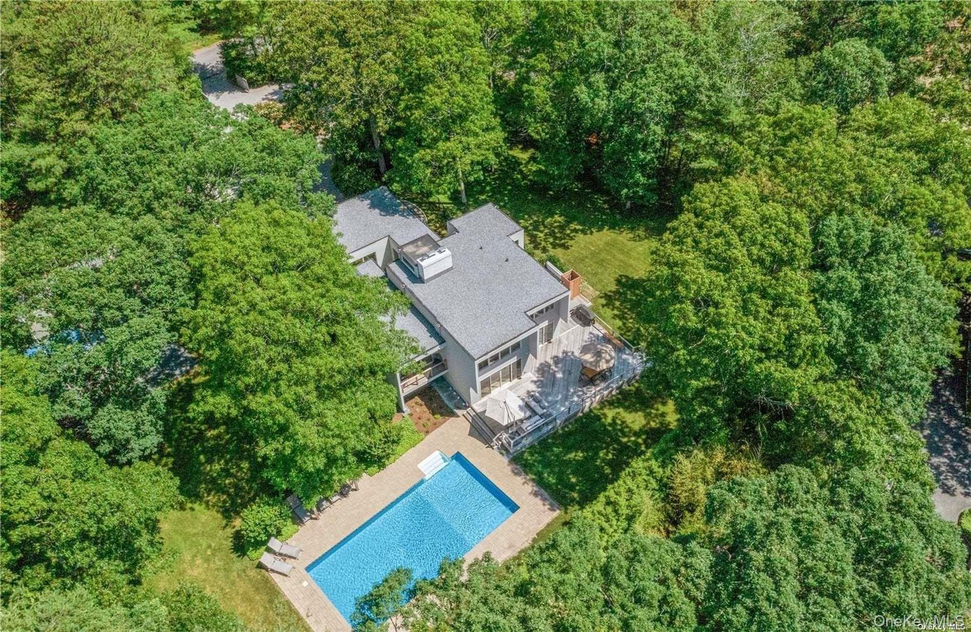 19 Woodland Way, Quogue, NY 11959, USA property photo