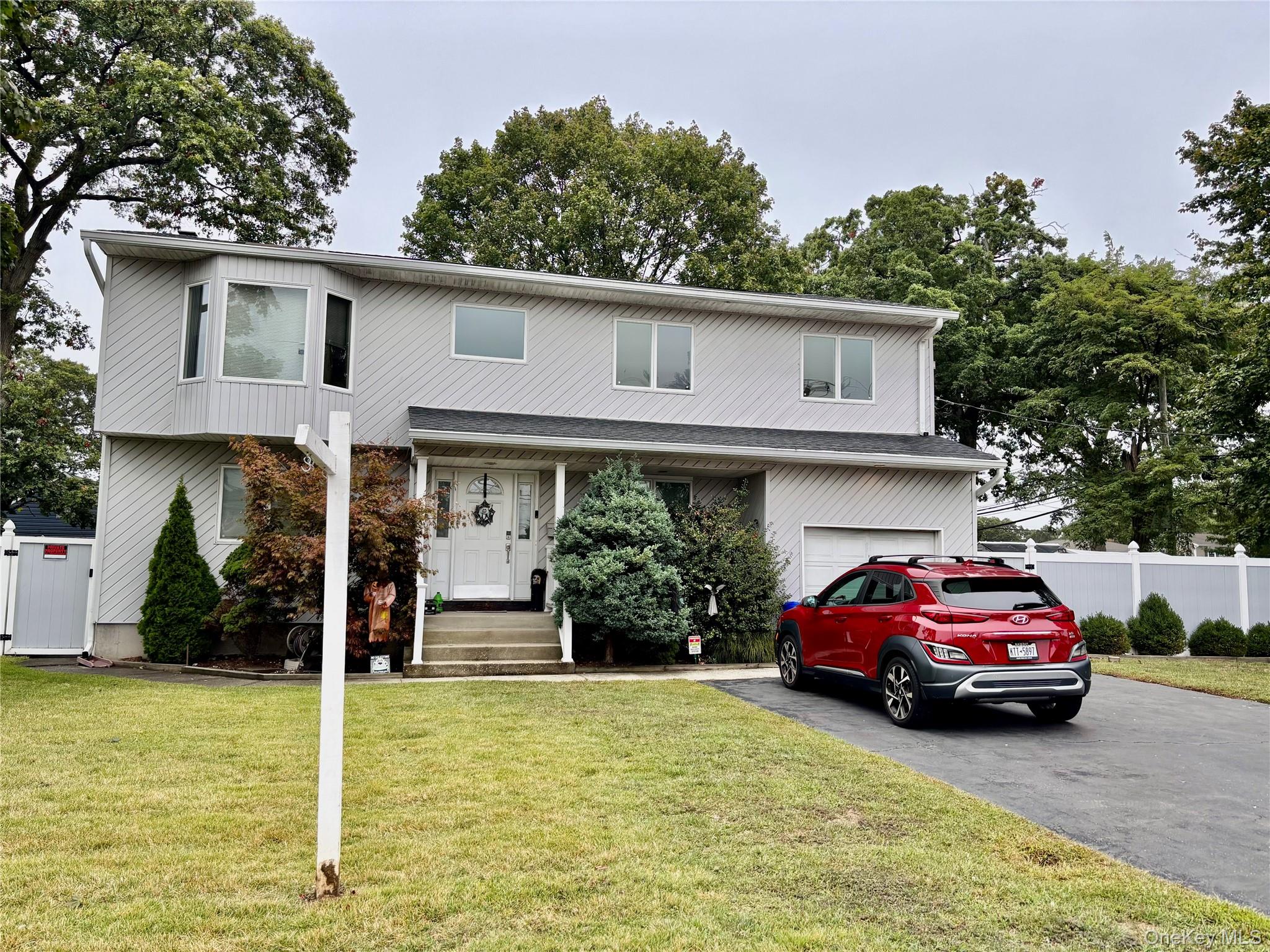 63 Pennsylvania Ave, Massapequa, NY 11758, USA property photo