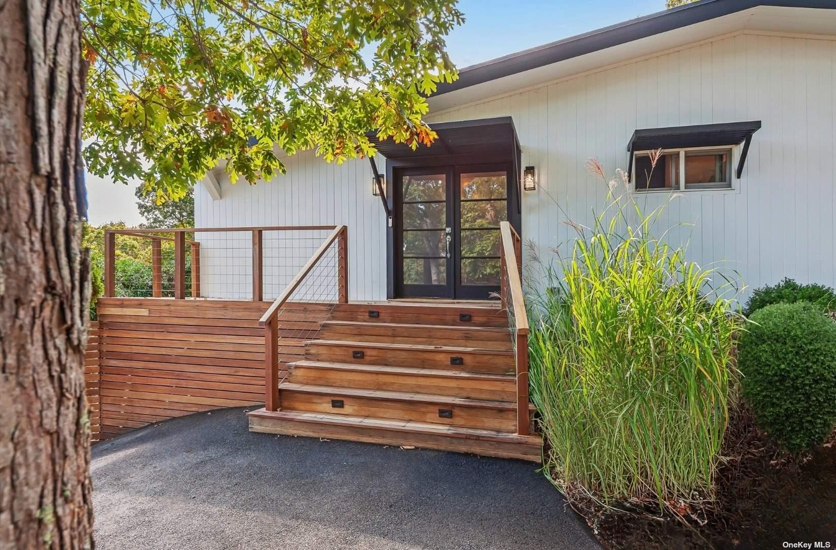 69 3 Mile Harbor Dr, East Hampton, NY 11937, USA property photo