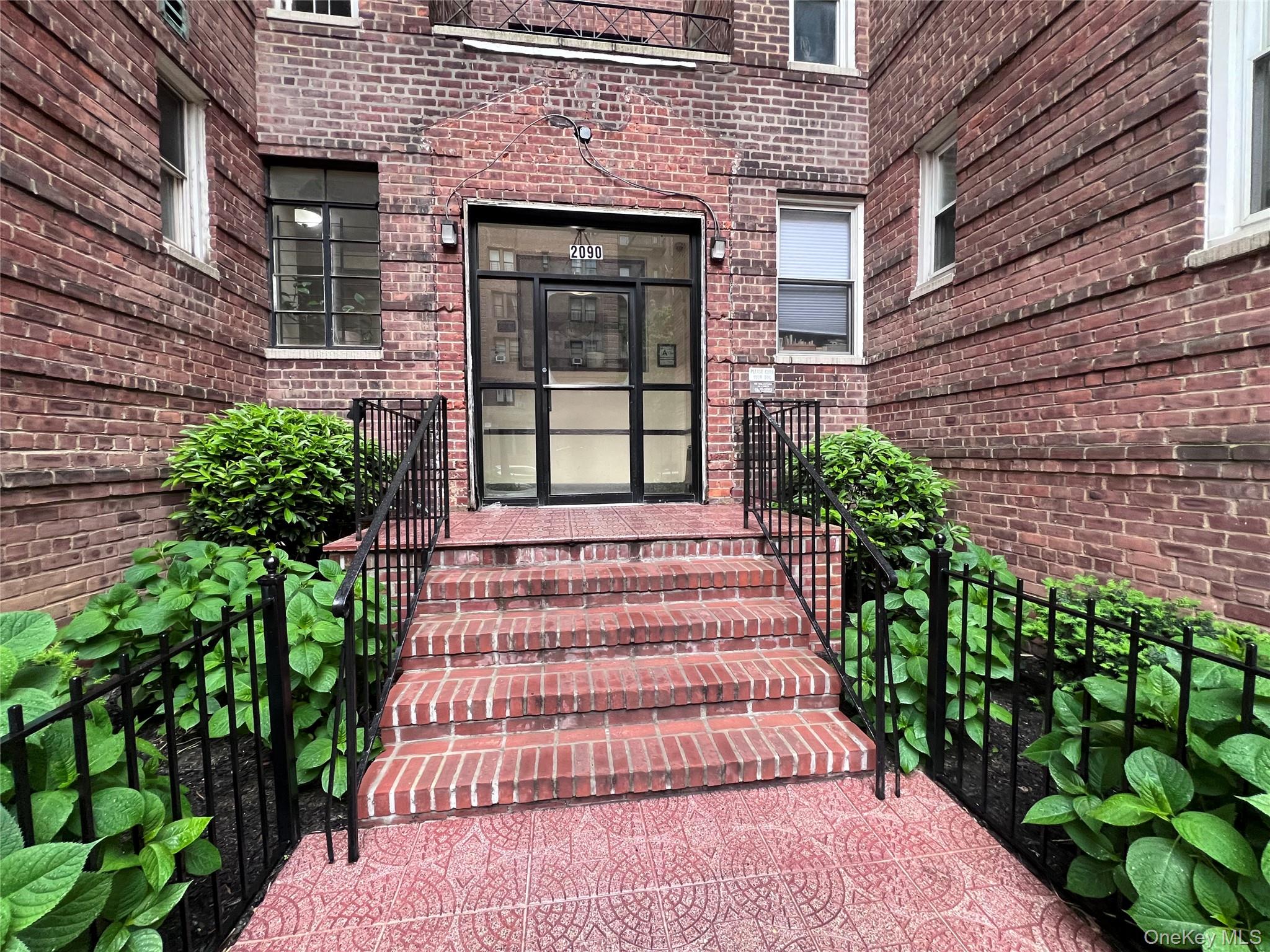 2090 Barnes Avenue Unit 2H Bronx, NY 10462 property photo