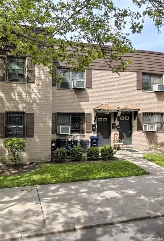 71-38 147th St, Flushing, NY 11367, USA property photo