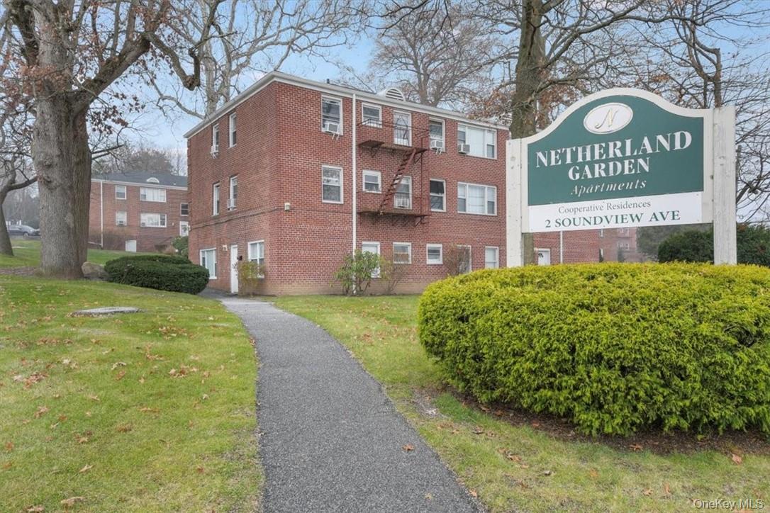 2 Soundview Cir, White Plains, NY 10605, USA property photo