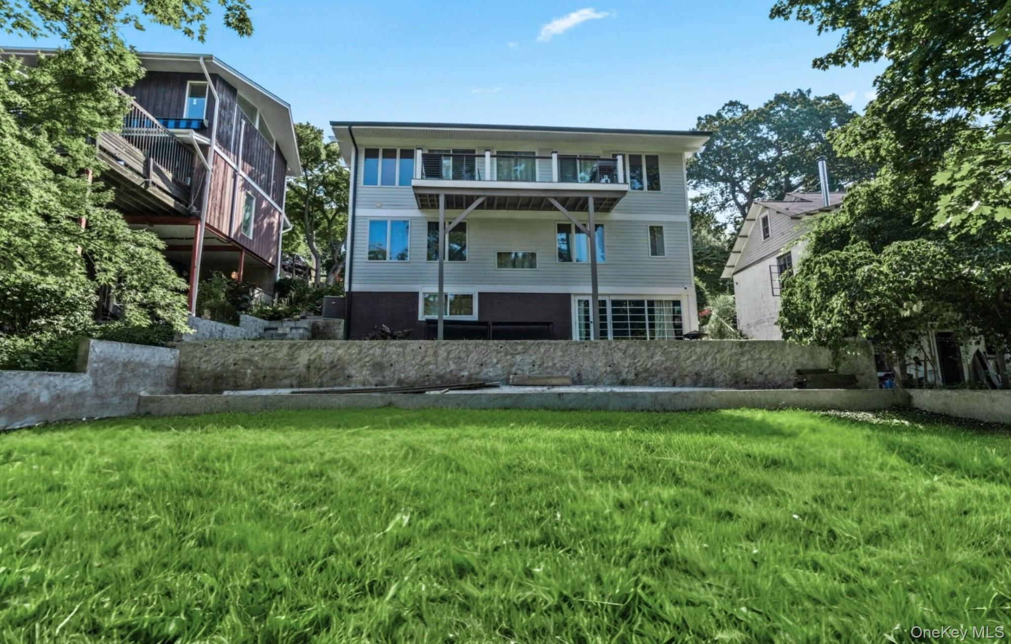 379 New York Ave, Huntington, NY 11743, USA property photo