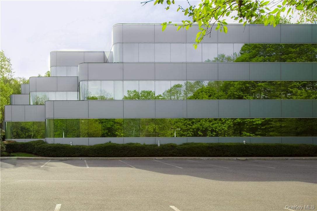 118 N Bedford Rd, Mt Kisco, NY 10549, USA property photo